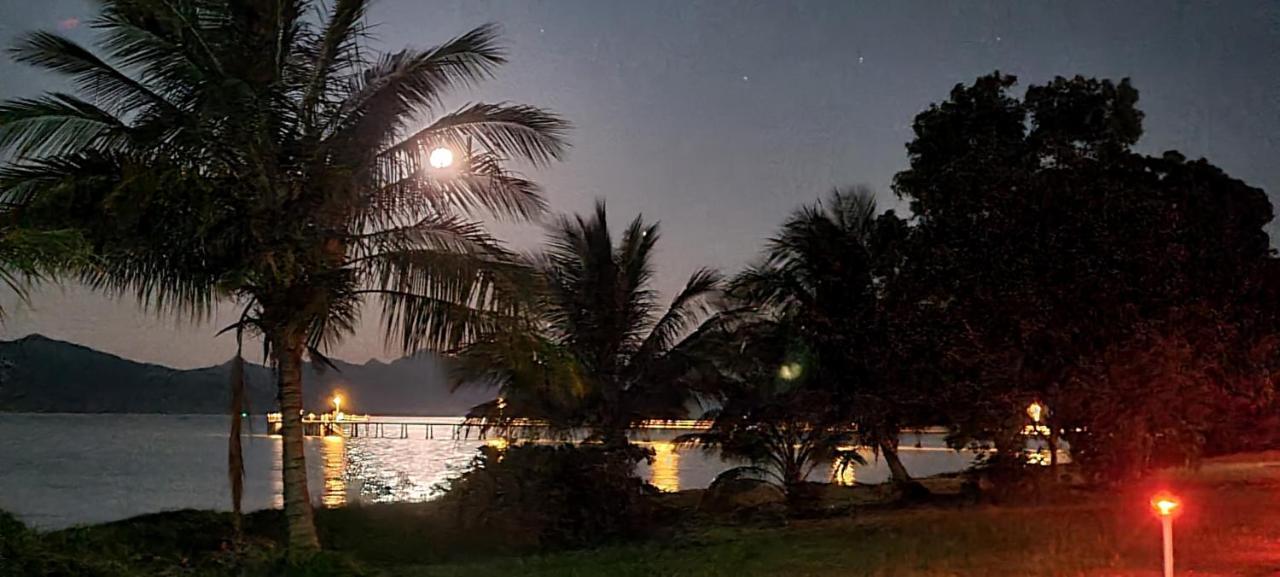 Cardwell Beachfront Motel מראה חיצוני תמונה