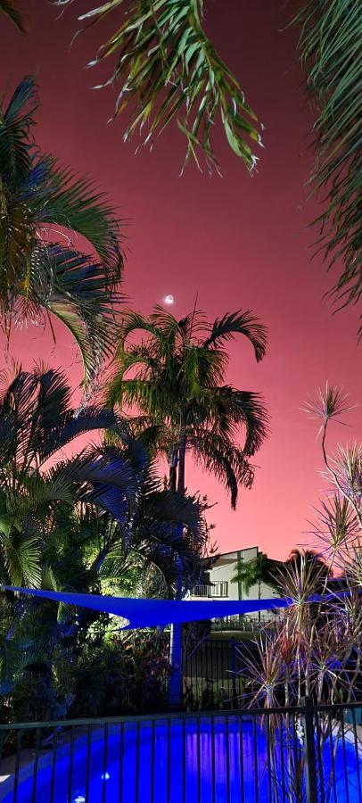 Cardwell Beachfront Motel מראה חיצוני תמונה