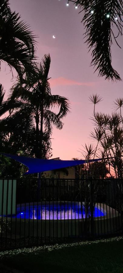 Cardwell Beachfront Motel מראה חיצוני תמונה
