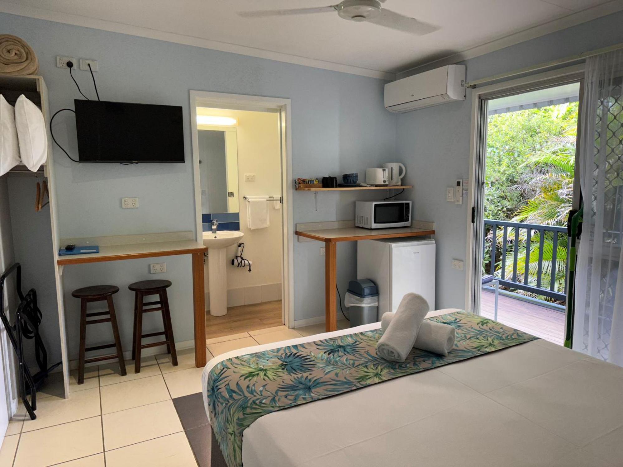 Cardwell Beachfront Motel מראה חיצוני תמונה
