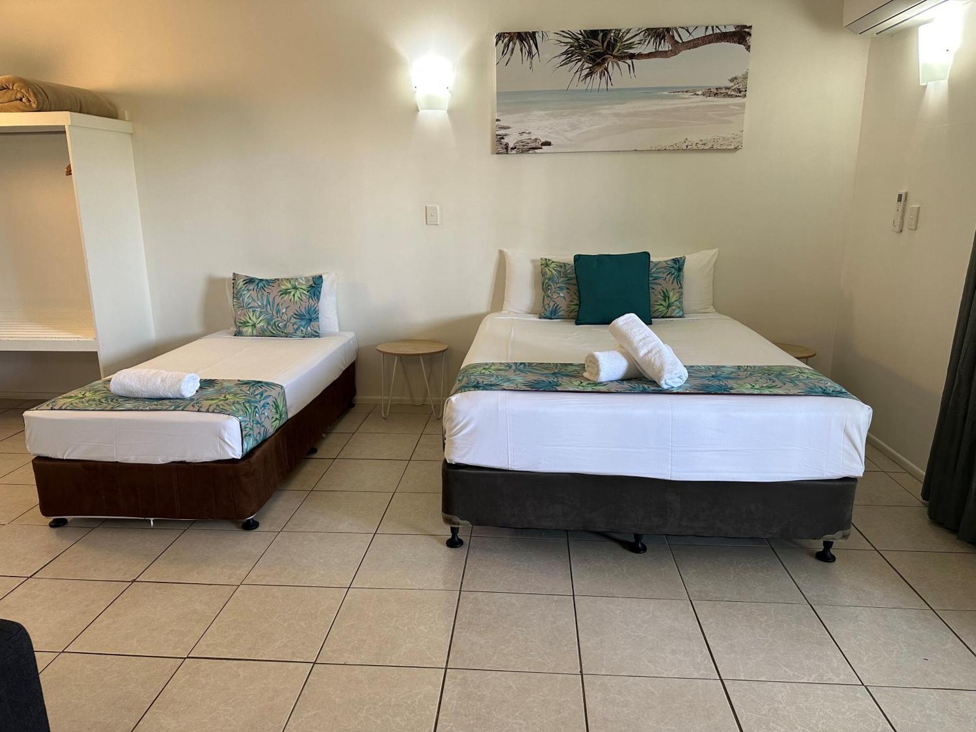 Cardwell Beachfront Motel מראה חיצוני תמונה