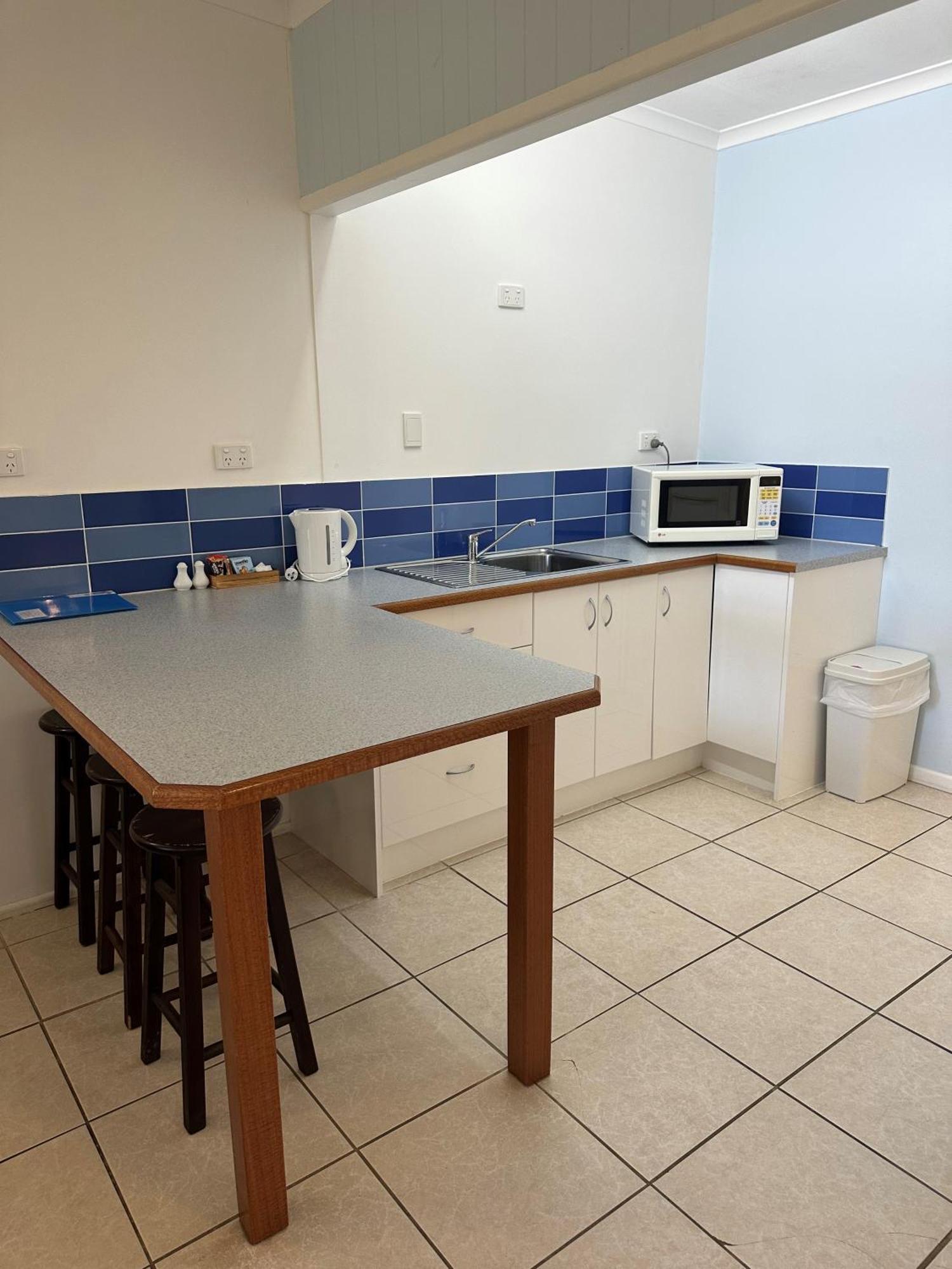 Cardwell Beachfront Motel מראה חיצוני תמונה