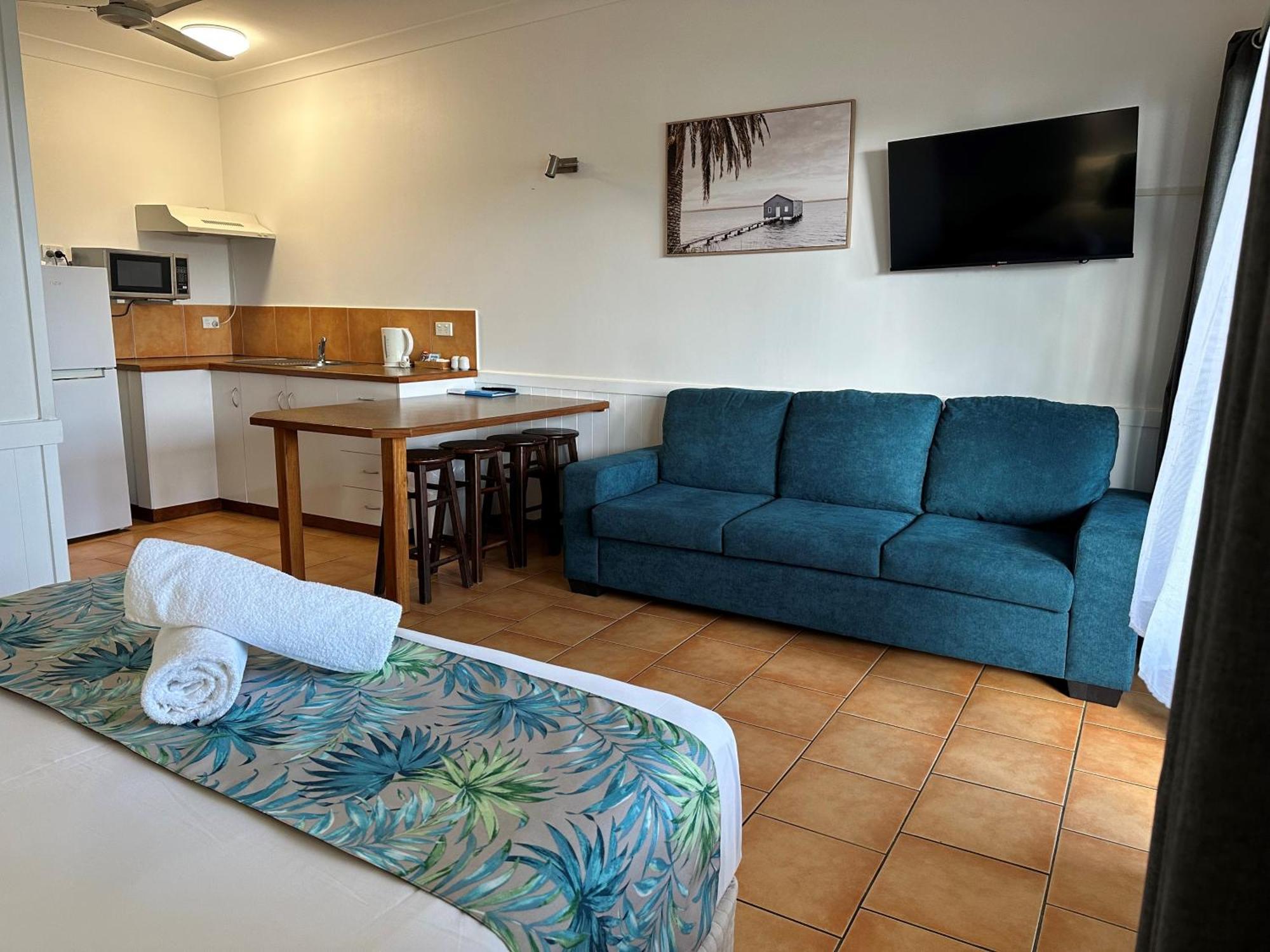 Cardwell Beachfront Motel מראה חיצוני תמונה