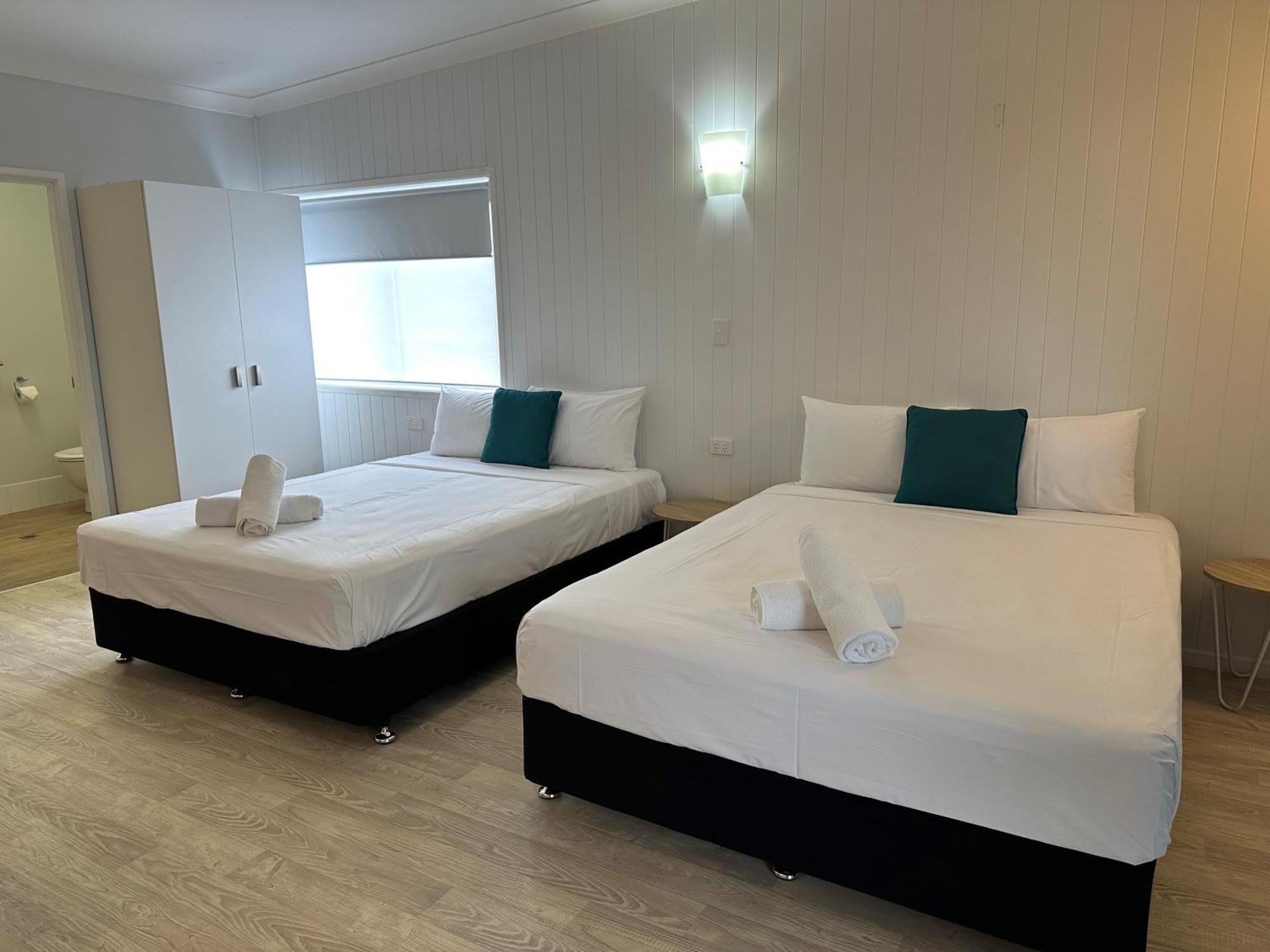 Cardwell Beachfront Motel מראה חיצוני תמונה