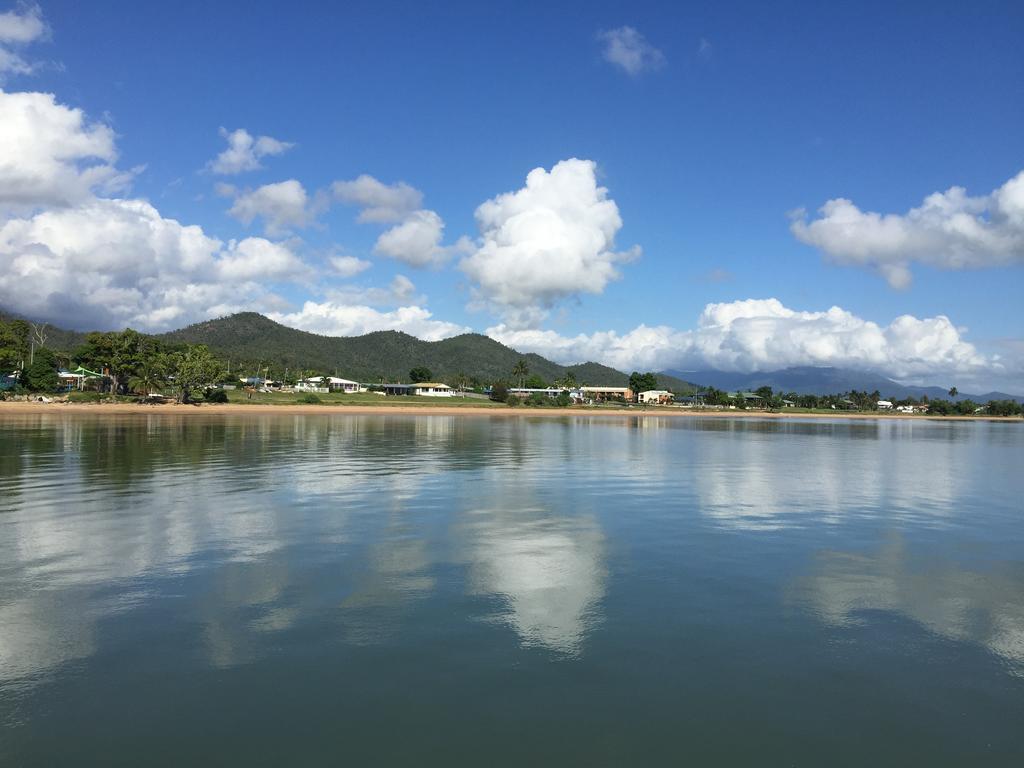Cardwell Beachfront Motel מראה חיצוני תמונה