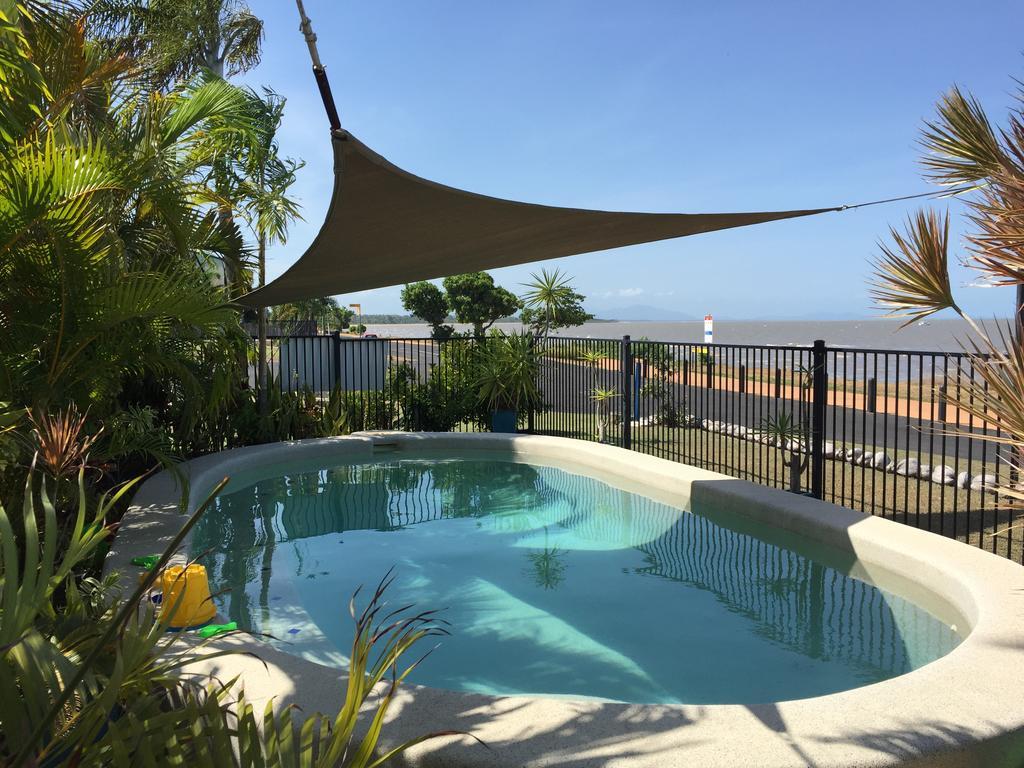 Cardwell Beachfront Motel מראה חיצוני תמונה