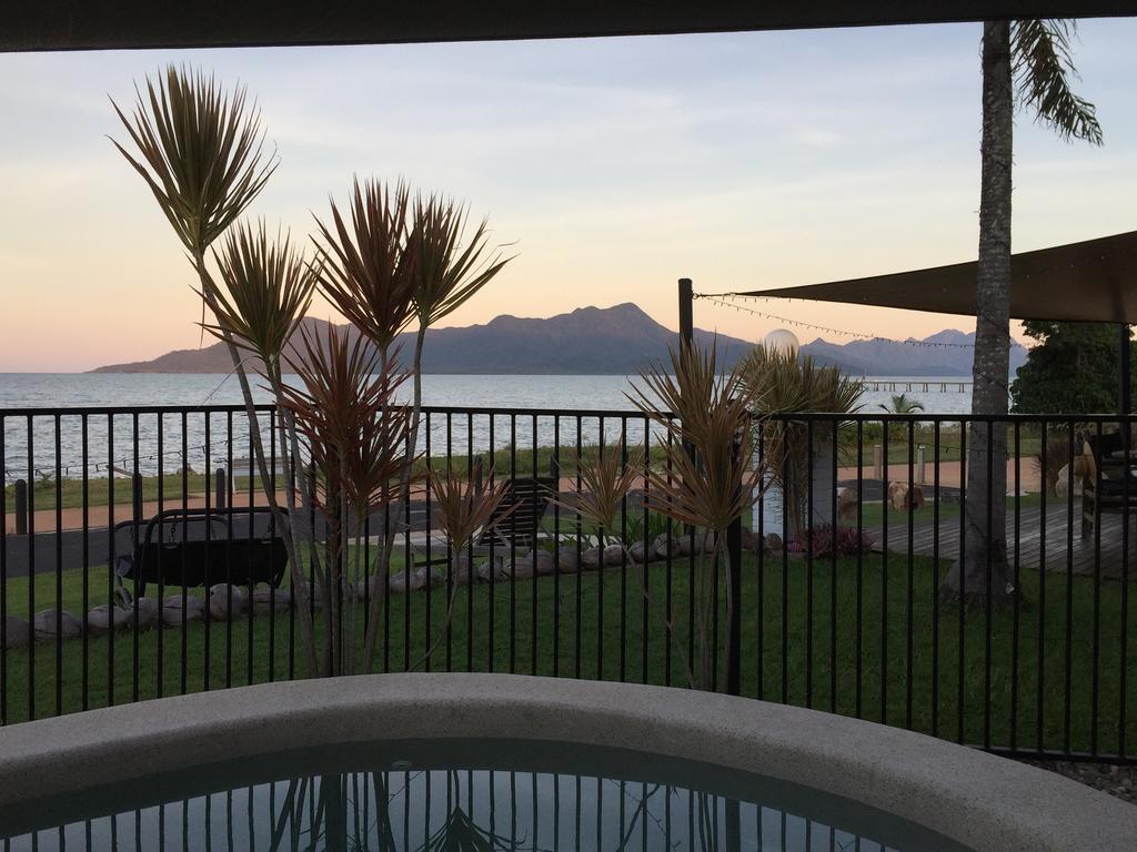 Cardwell Beachfront Motel מראה חיצוני תמונה