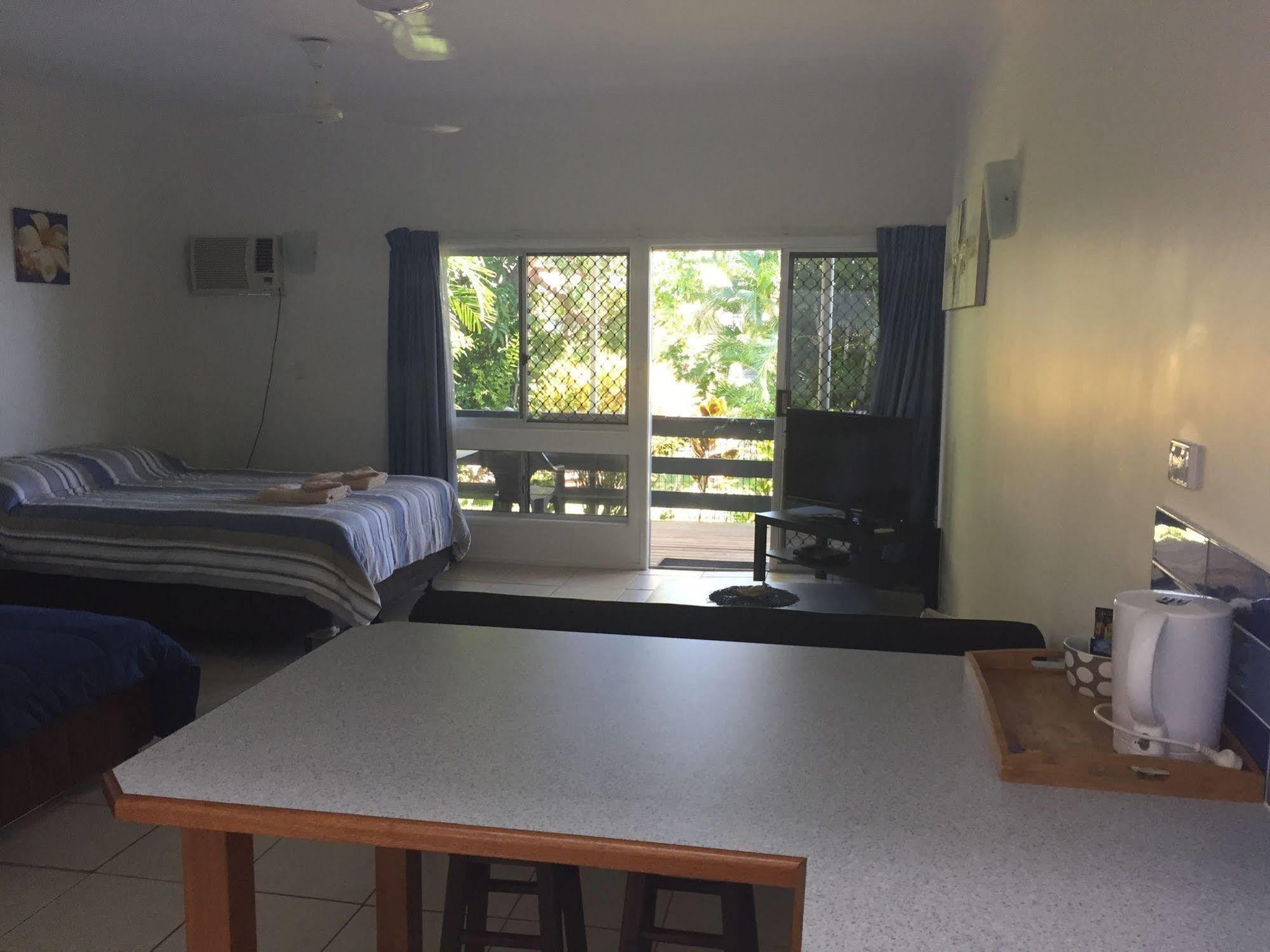 Cardwell Beachfront Motel מראה חיצוני תמונה