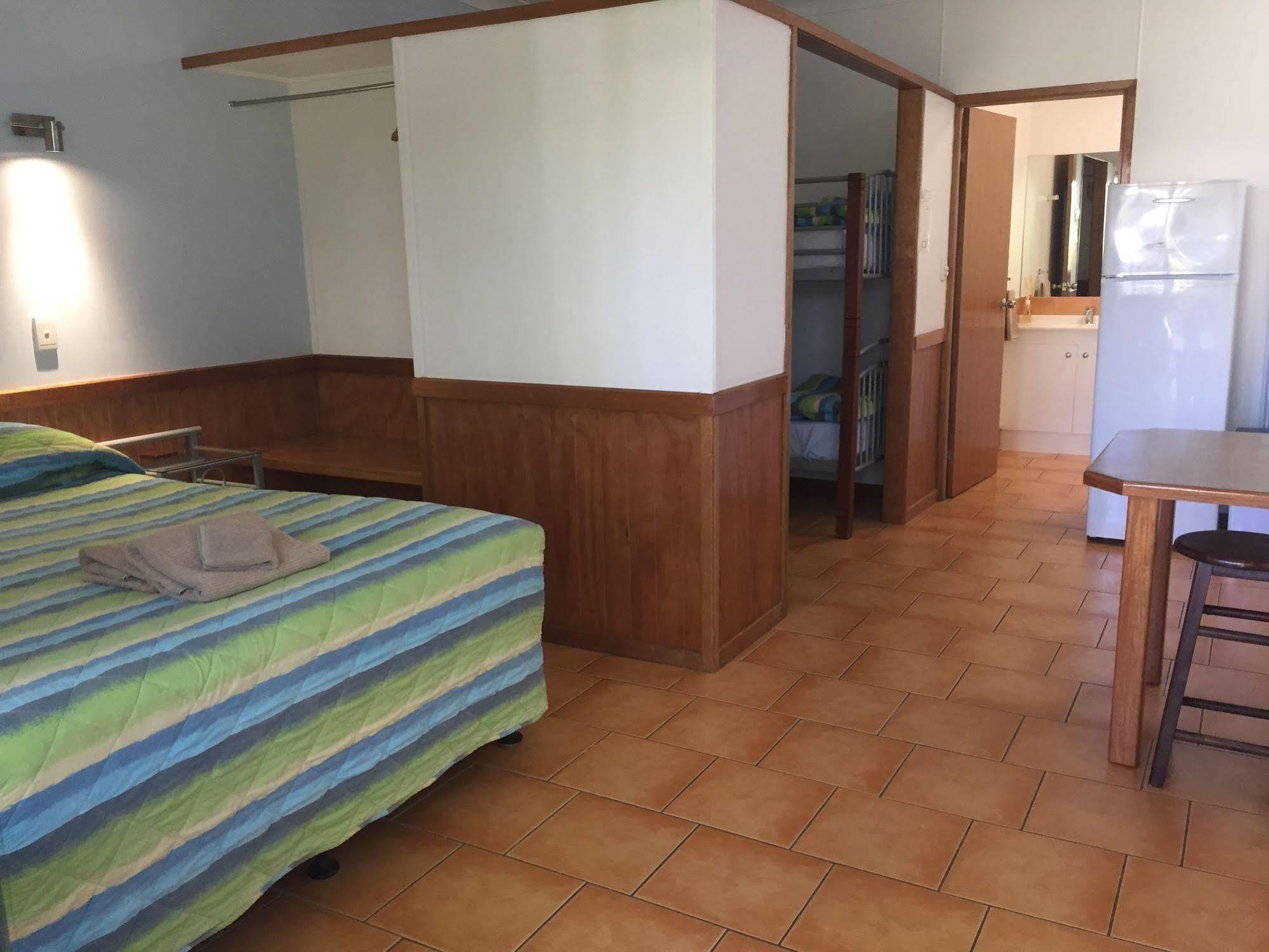 Cardwell Beachfront Motel מראה חיצוני תמונה
