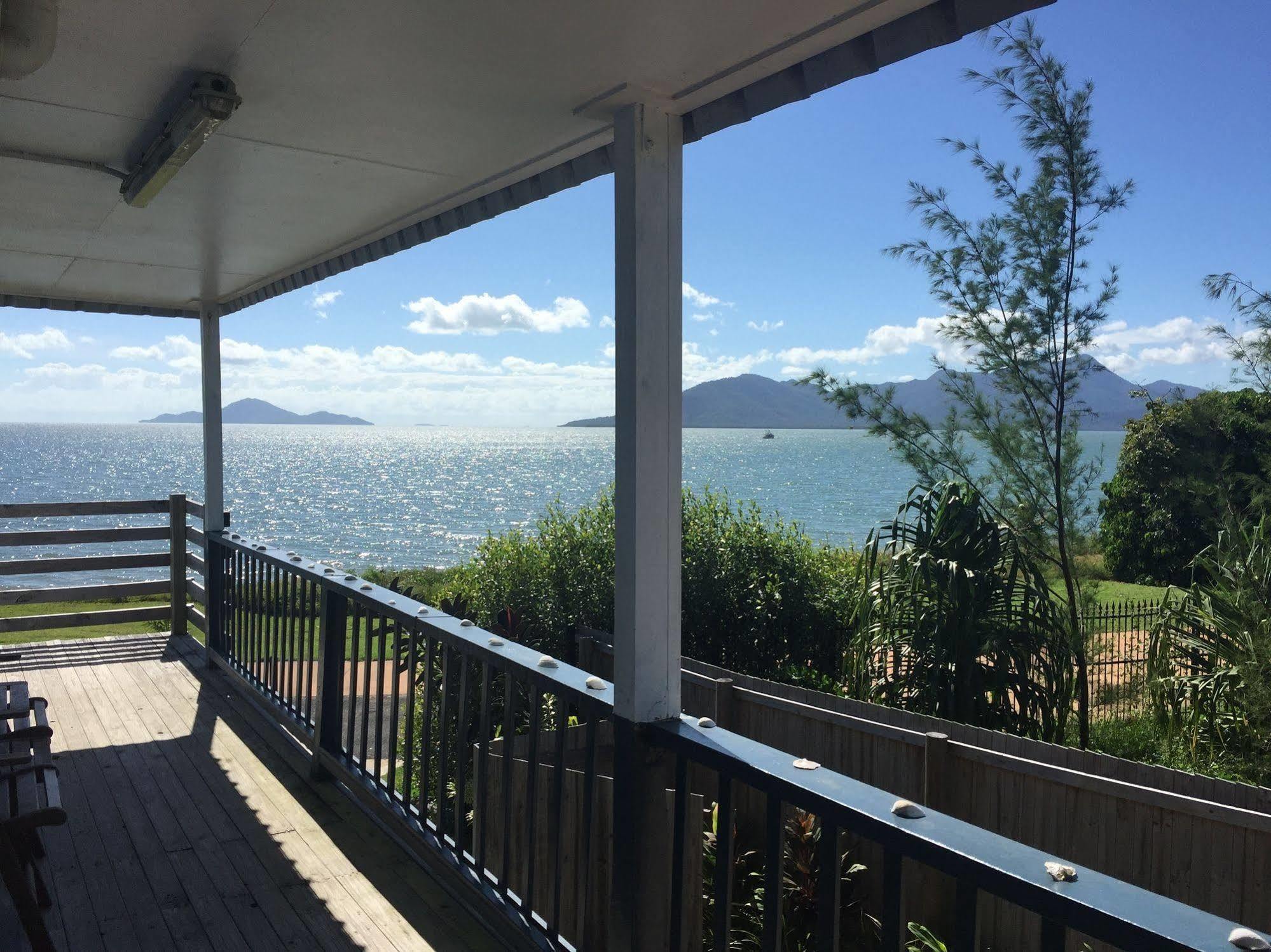 Cardwell Beachfront Motel מראה חיצוני תמונה